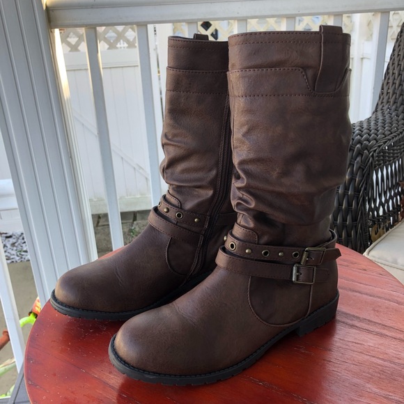 XOXO Other - XOXO Girls “Marsha” Brown Buckled Riding Boots